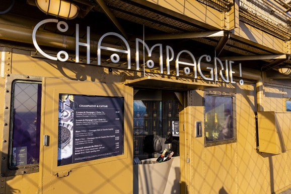 Champagnerbar auf der Spitze des Eiffelturms